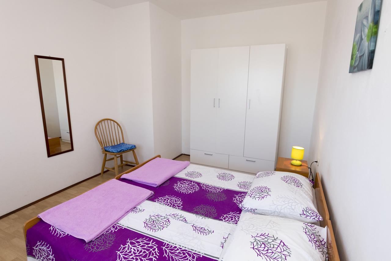 Apartments Ksenija Primošten Екстериор снимка
