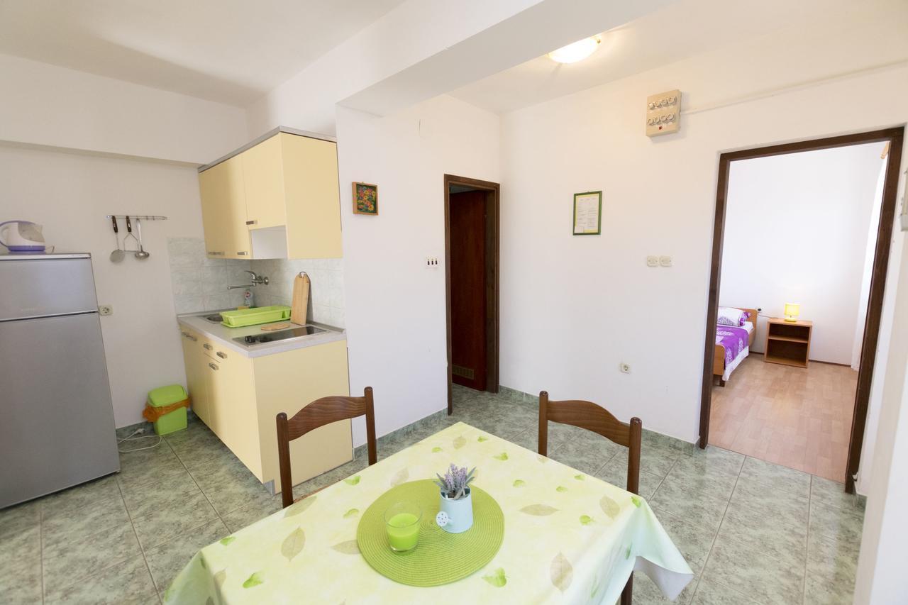 Apartments Ksenija Primošten Екстериор снимка