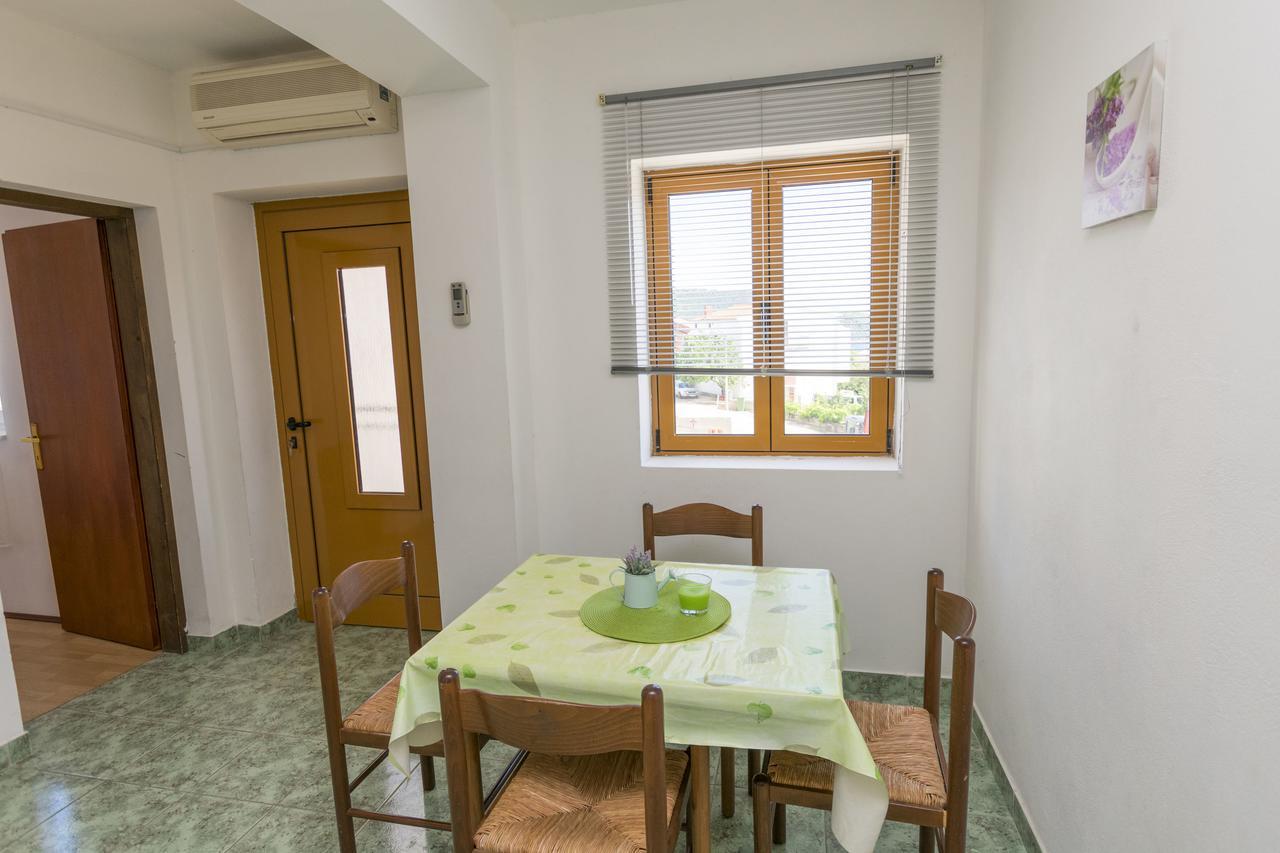 Apartments Ksenija Primošten Екстериор снимка
