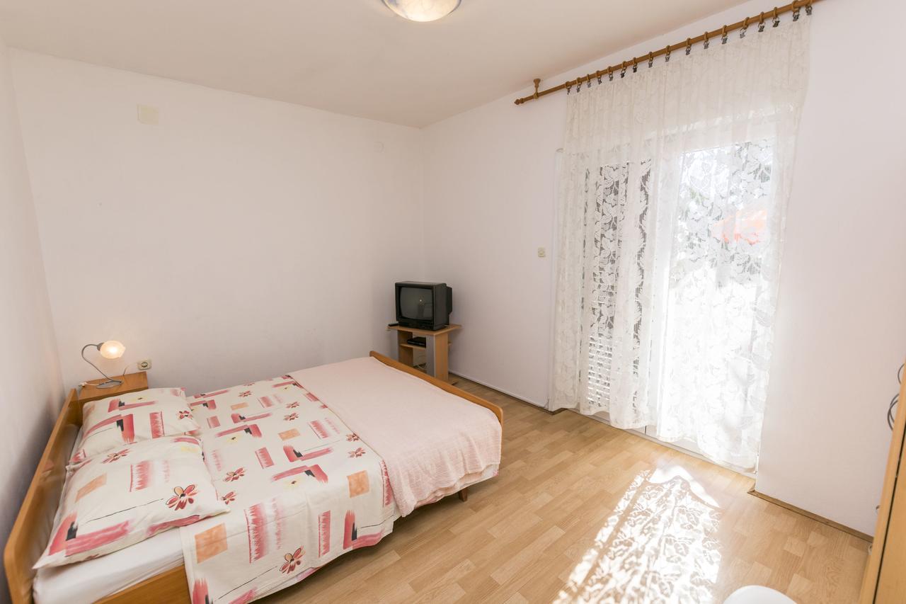 Apartments Ksenija Primošten Екстериор снимка