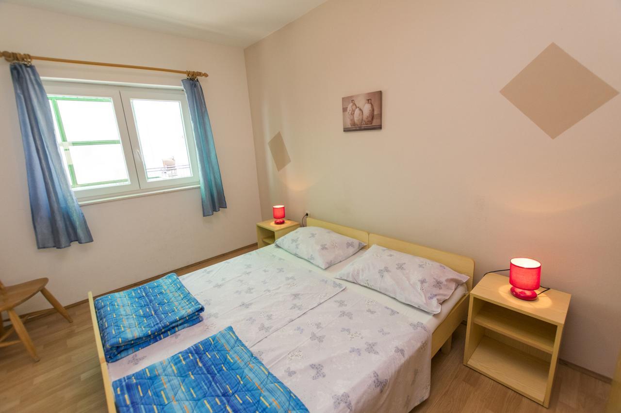 Apartments Ksenija Primošten Екстериор снимка