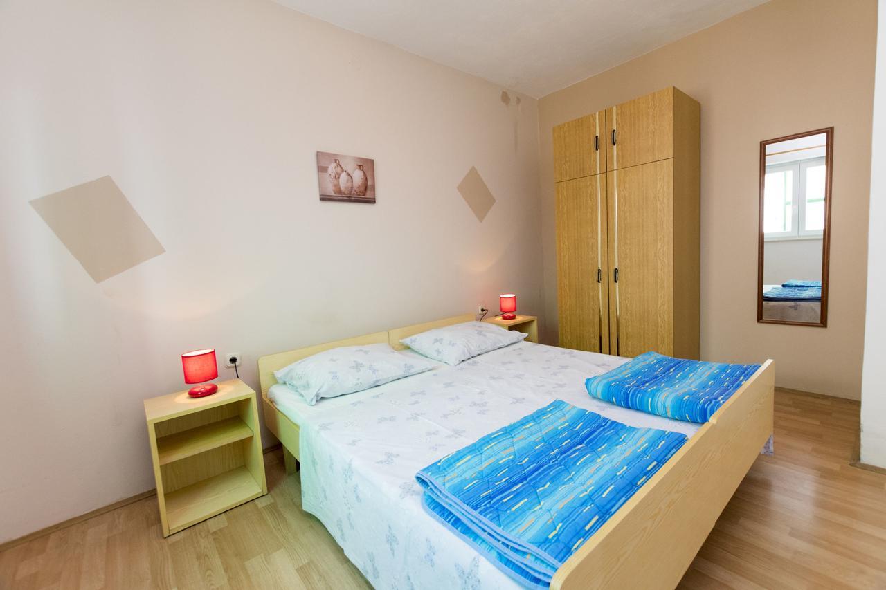 Apartments Ksenija Primošten Екстериор снимка
