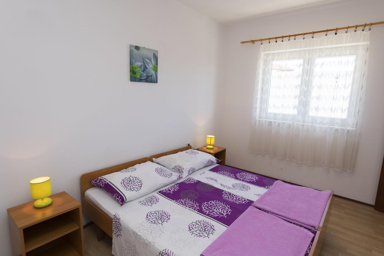 Apartments Ksenija Primošten Екстериор снимка