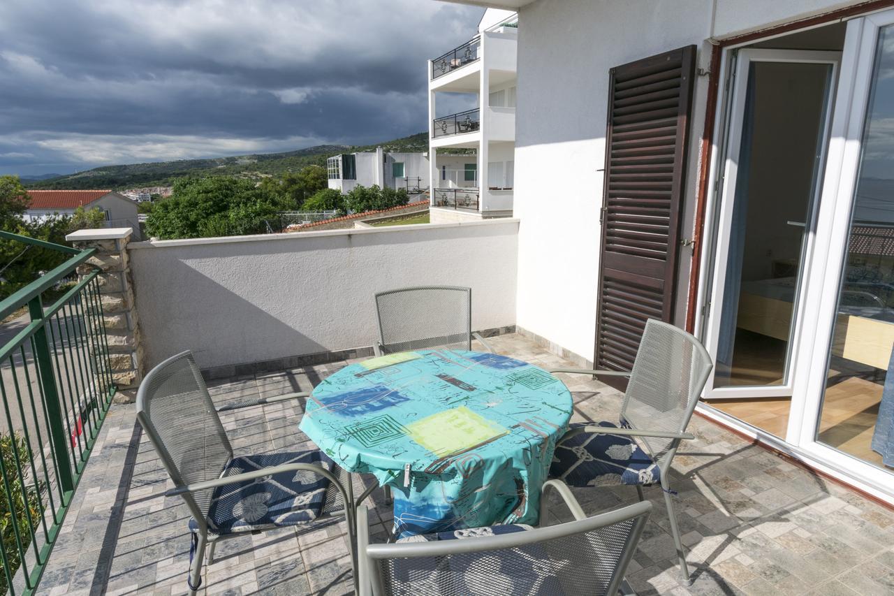 Apartments Ksenija Primošten Екстериор снимка